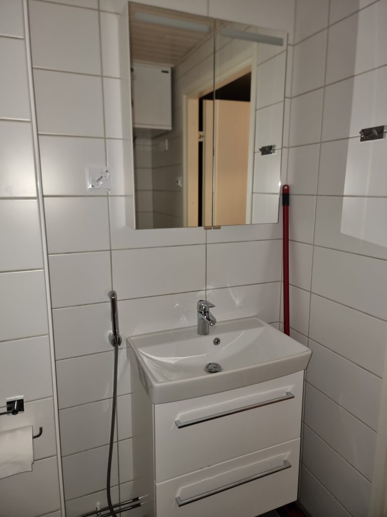 Siistit WC-tilat siivouksen jälkeen